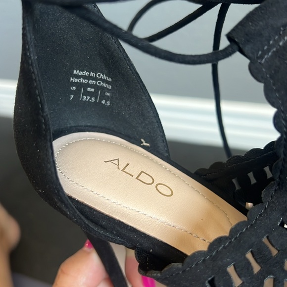 ALDO size 7- Black small platform heel - New - Picture 4 of 5